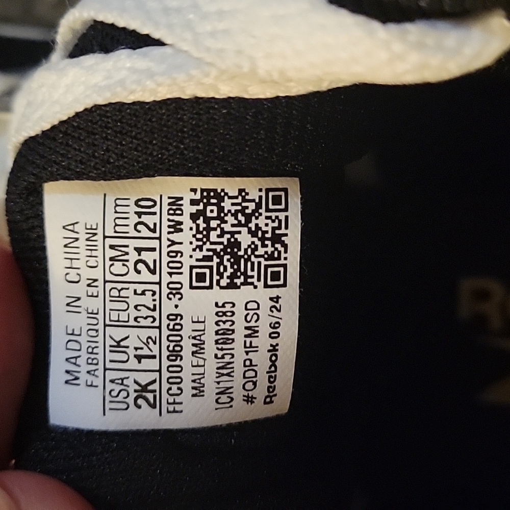 Shoes - Picture 4 of 4